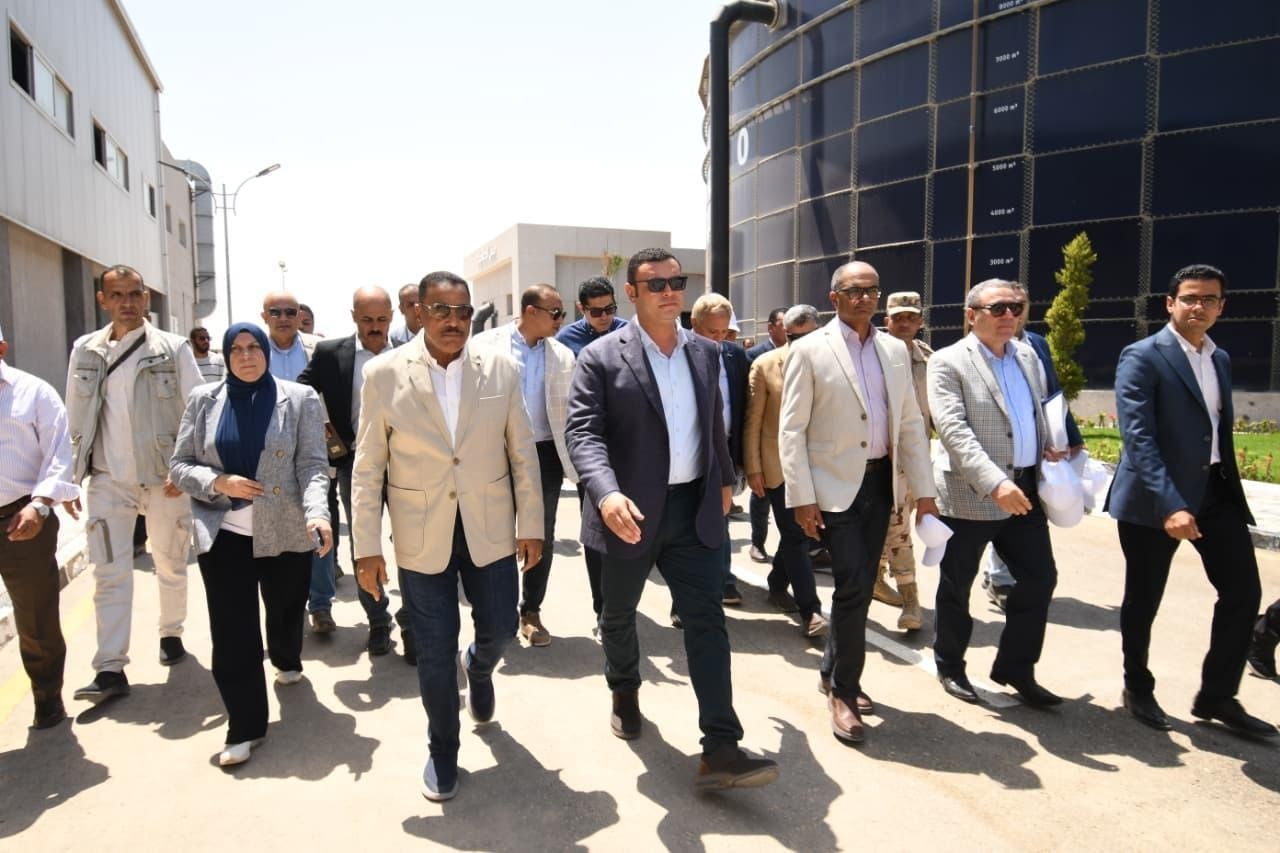 وزير الإسكان ومحافظ مطروح