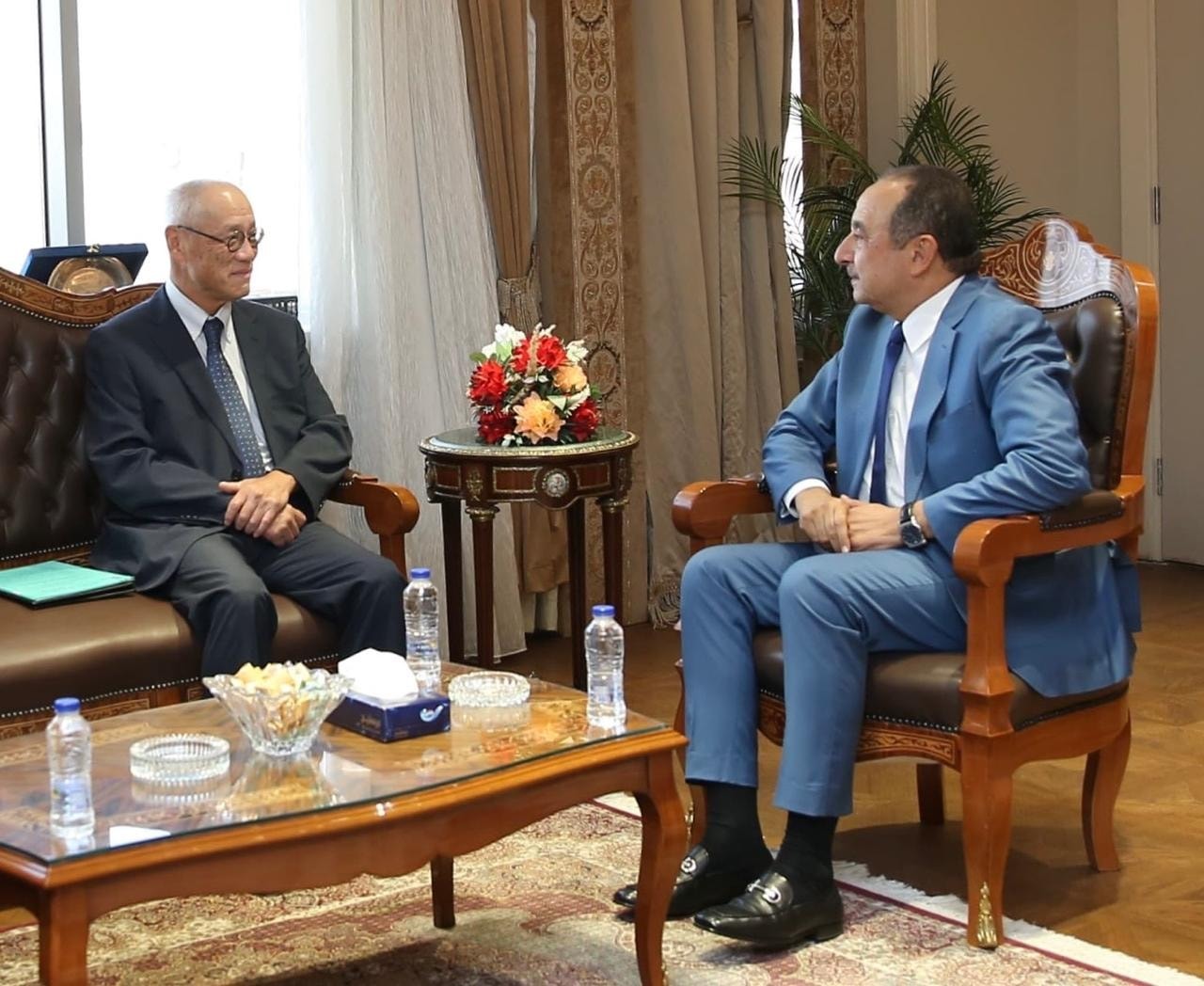 وزير قطاع الاعمال والسفير اليباني